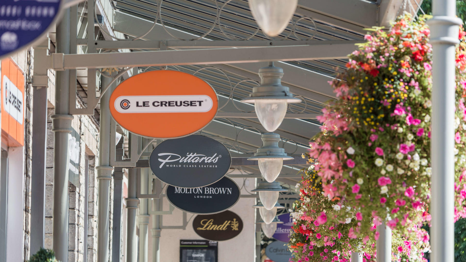 Clarks Village Outlet Shopping, Street Clarks Village Outlet Shopping, Street