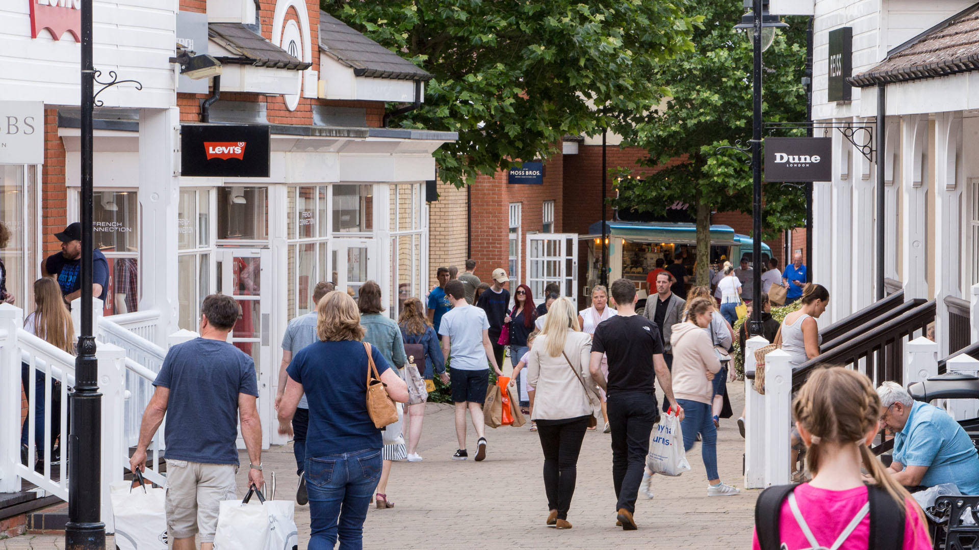 Braintree Village Shopping Outlet Braintree Village shopping street